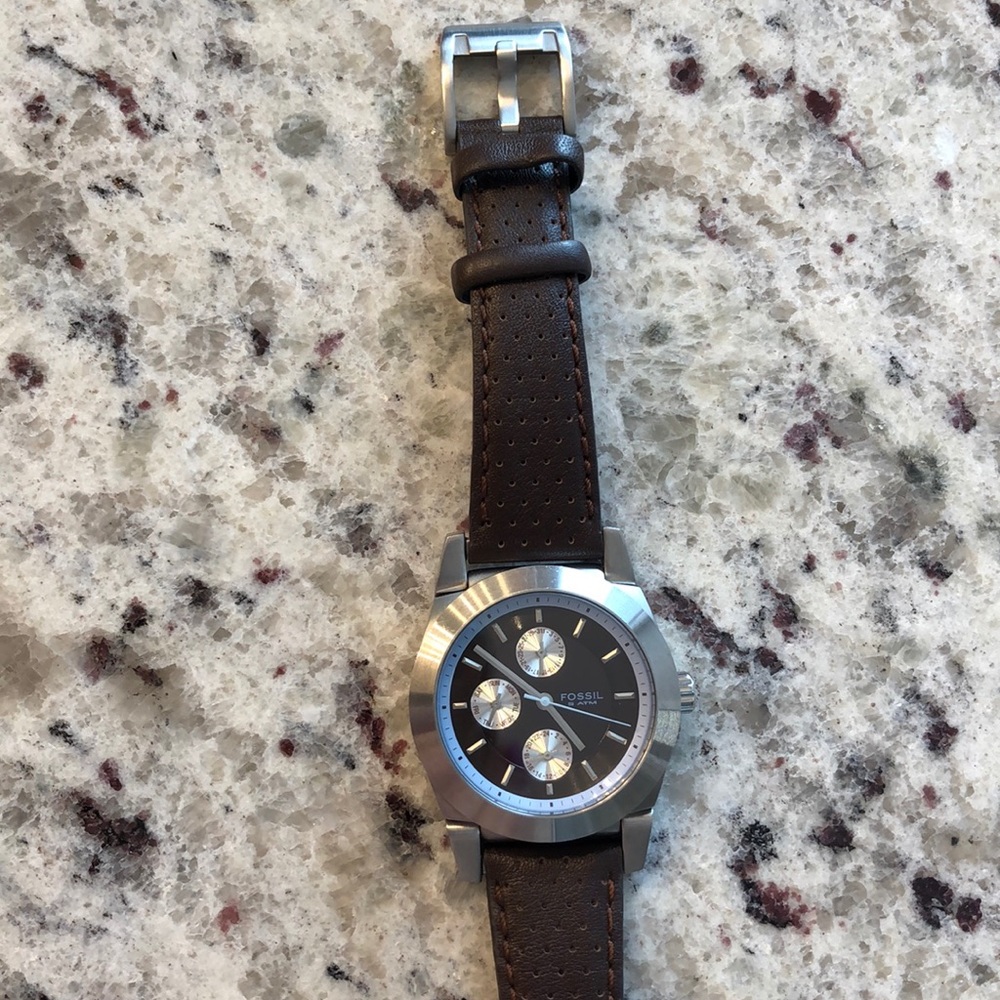 Authentic Fossil Leather Watch - Picture 2 of 6